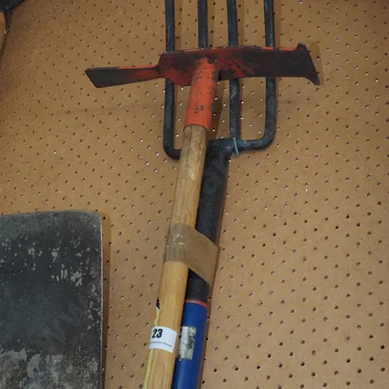 garden fork and grubber