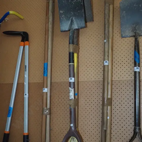 short handled shovel, garden spade