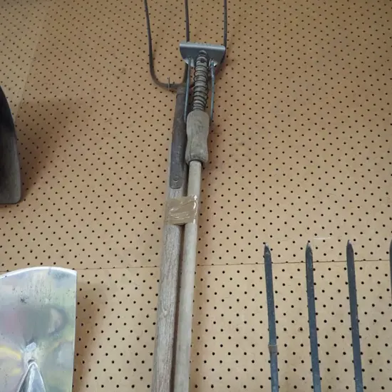 pitch fork, hoe