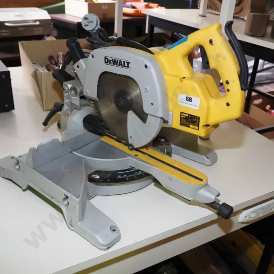 Dewalt compound mitre saw