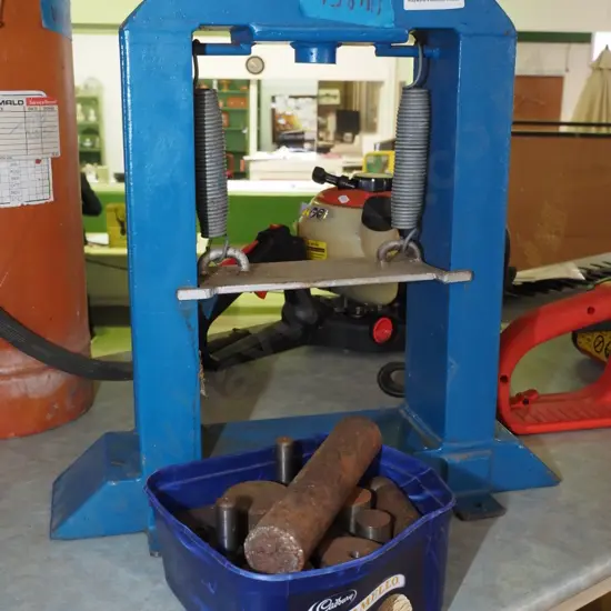 small metal press H-440