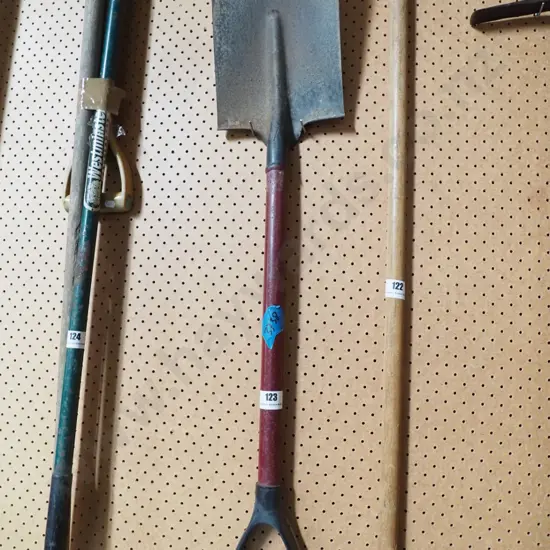 metal handled garden spade