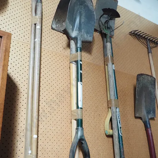 long handled and short handled shovels