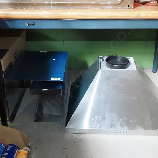 Vogue range hood, ducting