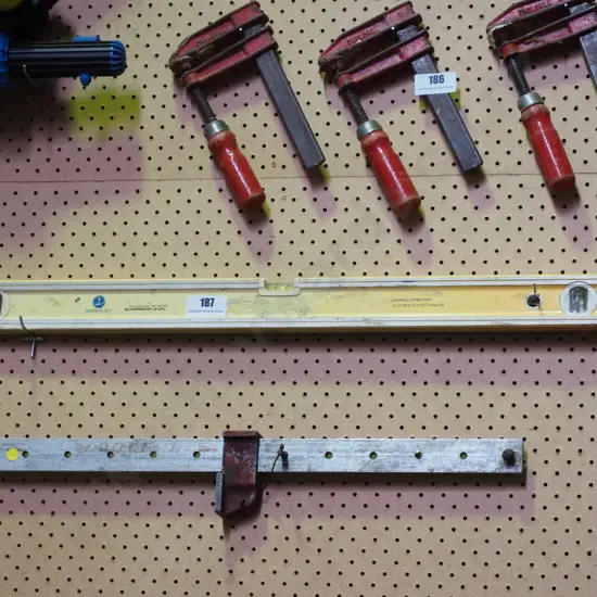 small builder's level