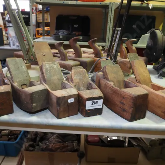 6 vintage wooden hand planes
