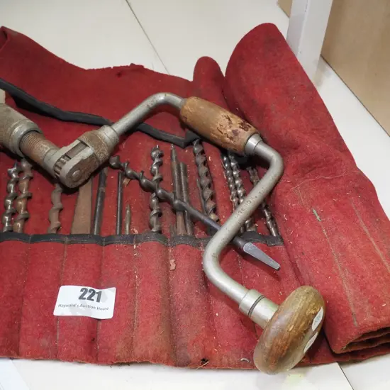 builder's auger brace and bits