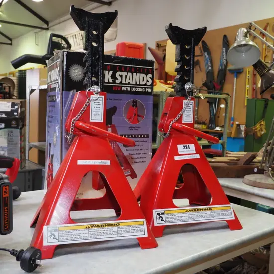pair of as-new 6 tonne jack stands