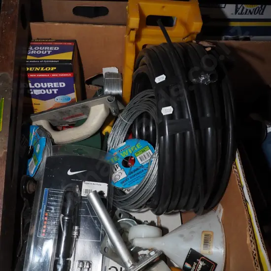 box; vintage builder's level, wire rope, casters etc