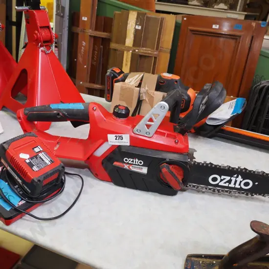 small Ozito batter powered chainsaw
