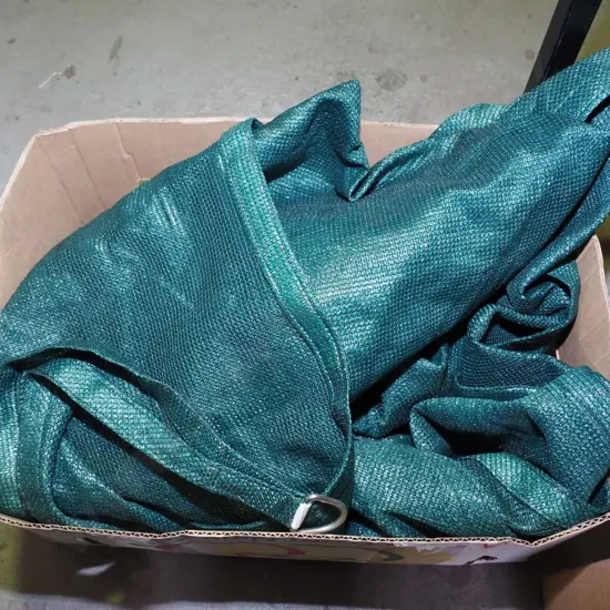 triangular 4.6x2.3 shade sail