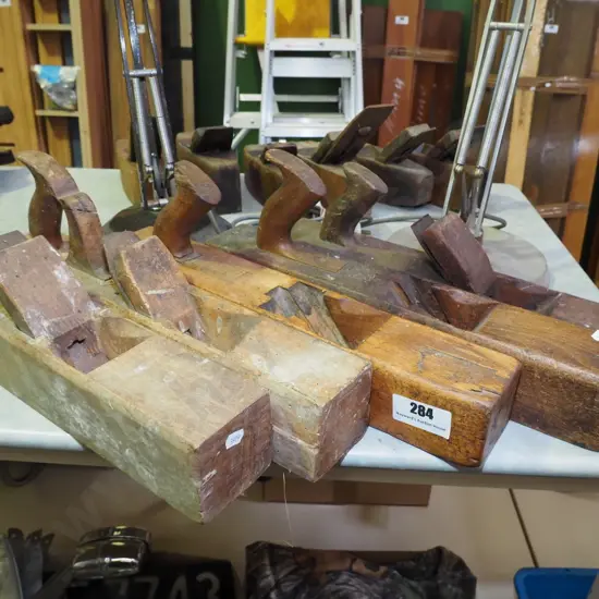 5 vintage wooden hand panes