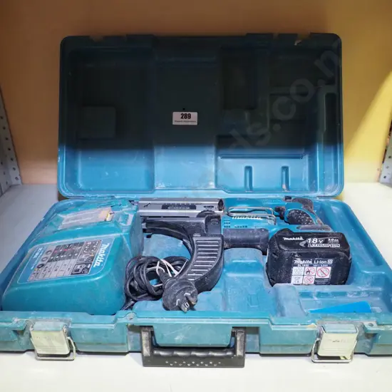 battery powered Makita collating screw gun