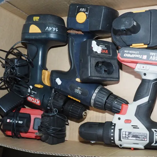 box of battery drills - As Is, No Returns
