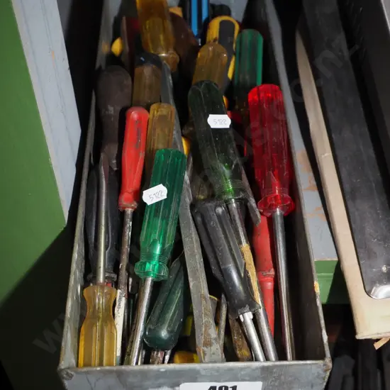 tray of screwdrivers