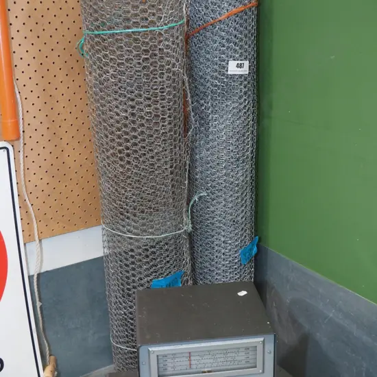 2 rolls of wire netting