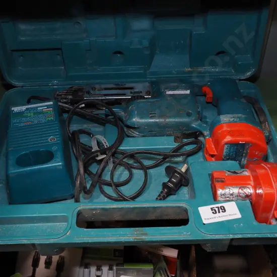 battery powered collated screw gun - As Is, No Returns