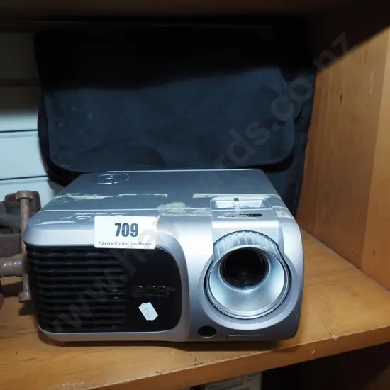 Acer data projector