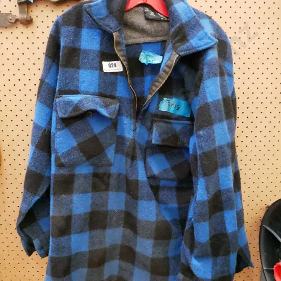 size M blue checked bush shirt