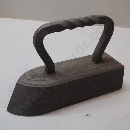 heavy solid cast iron smoothing iron / sad iron - marked No. 18, H-170 L-250