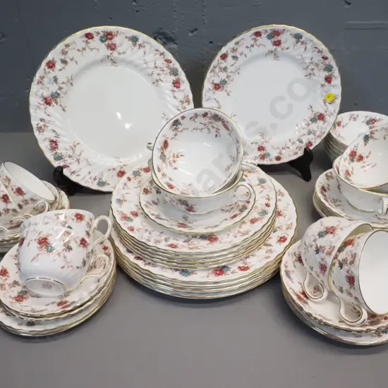 Minton "Ancestral" 6 place dinner set but only 4 soups & saucers - very good condition