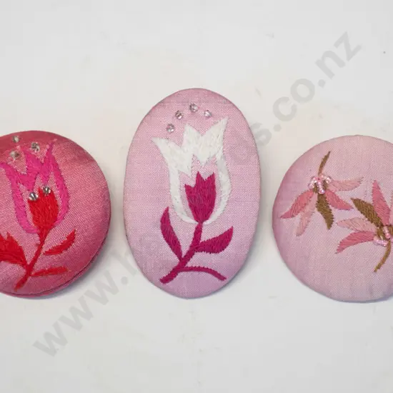 3x Tamsin Cooper brooches