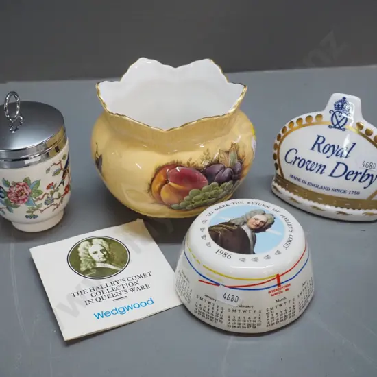 Aynsley items Orchard Gold bowl & egg coddler, Wedgwood Hailey's Comet calendar and Royal Crown Derby paperweight
