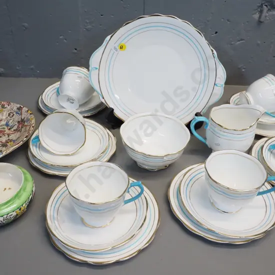 Royal Albert 21-piece tea set and 2 pieces of Maling - dish and thumbprint small bowl