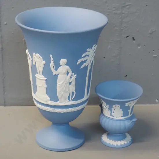 Wedgwood light blue jasperware - 2 vases - urn & goblet H-190 D-130