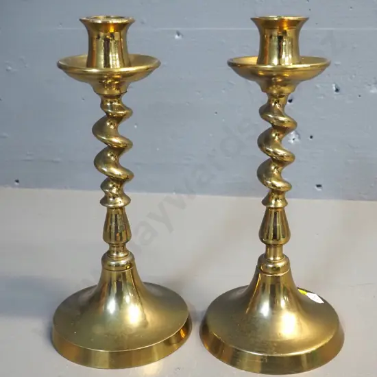 pair of brass barley-twist candlesticks H-220