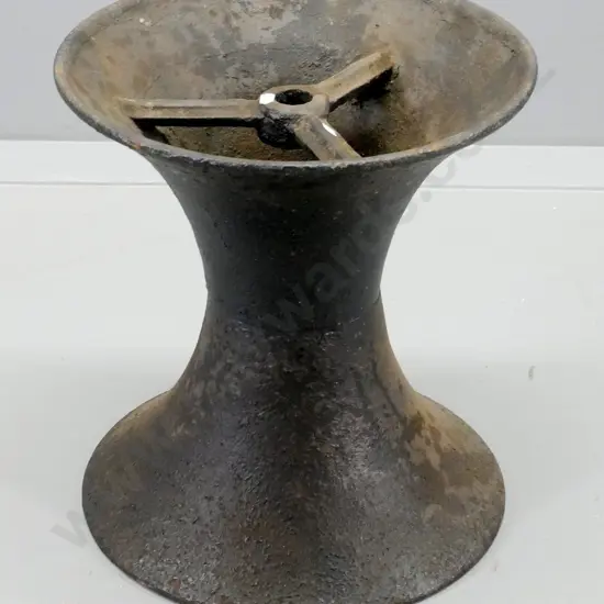 large cast iron reel with smooth curved profile H-420 Diameter 380 at ends