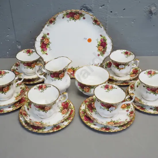 Royal Albert Old Country Roses 21-piece tea set