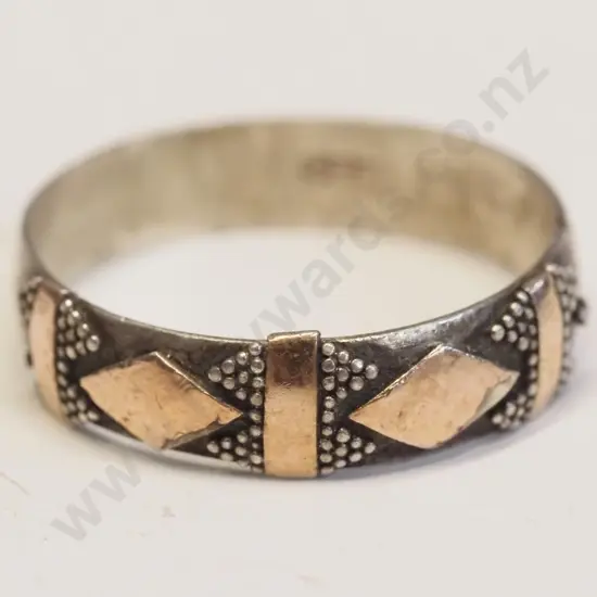 silver ring stamped 925