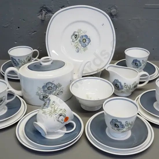 Susie Cooper 'Glen Mist' 22 piece tea set including teapot