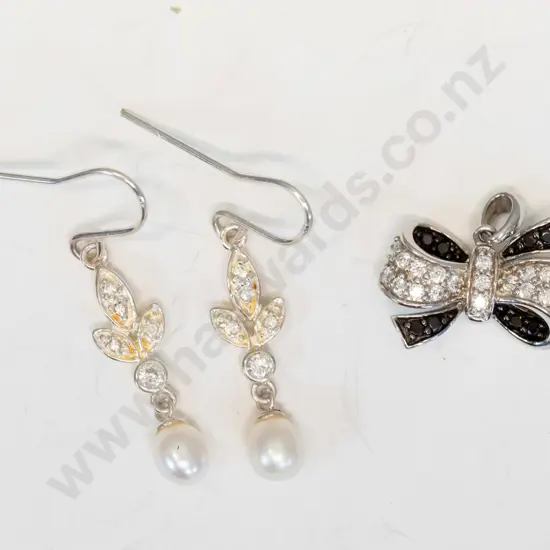 pearl earrings [925] & bow necklace no chain [925]