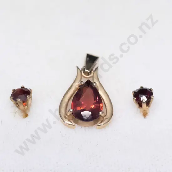 9ct ruby necklace [no chain] & earrings stamped 375