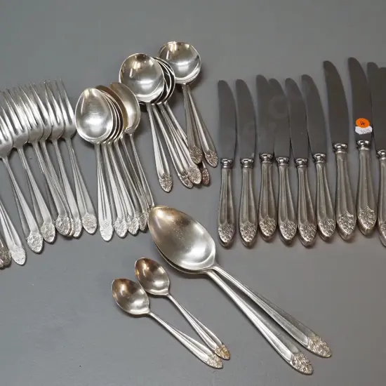 Rodd "Carmen" plated cutlery - 6 place settings but only 2 teaspoons