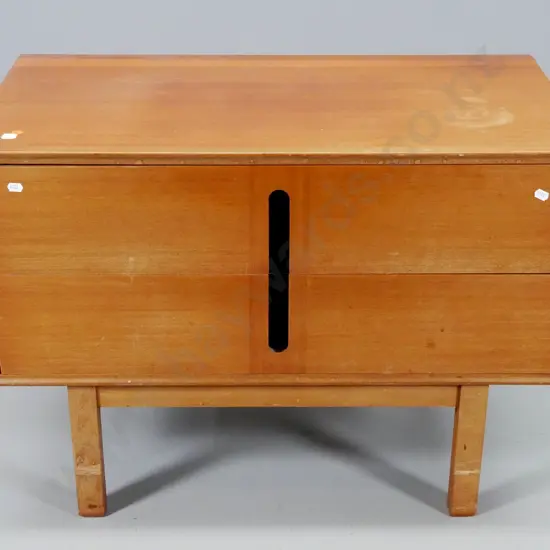 mahogany mid-century 2-drawer lowboy chest with divided top drawer, scratches, polish needs work H550 W760 D410