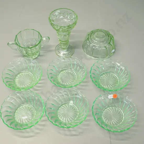 green depression glass items - set of 6 uranium glass sweet dishes plus non-uranium jelly mold, sugar bowl and vase H170