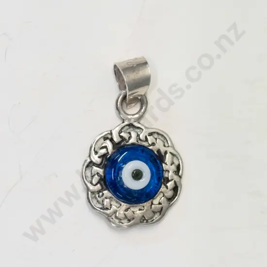 silver pendant stamped 925 no chain