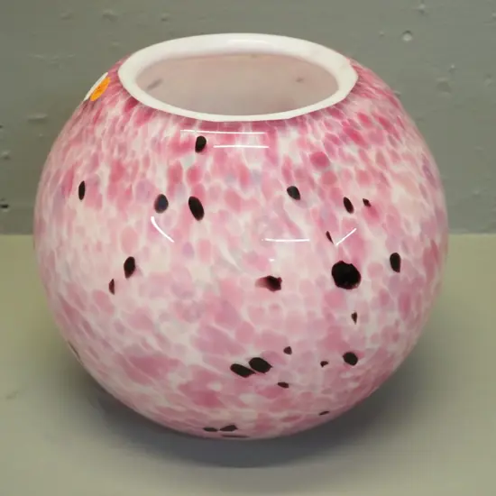 art glass mottled pink globe shaped vase - no maker's marks H-180 D-200