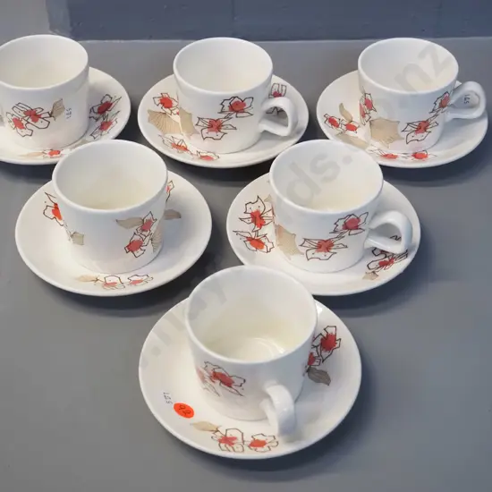 set of 6 retro Crown Lynn cups & saucers