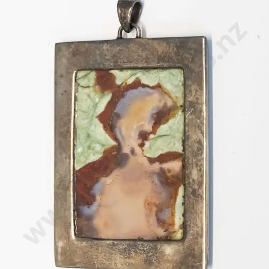 large silver pendant stamped 925 no chain