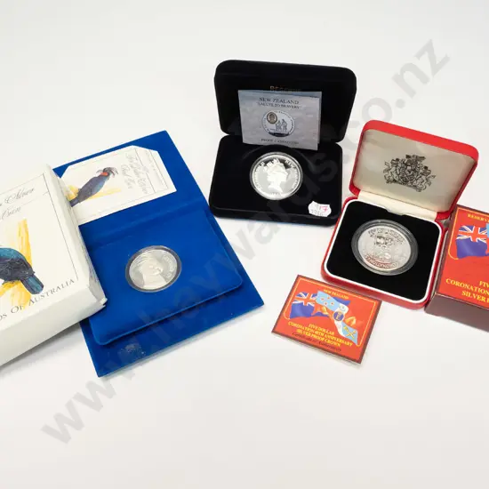 NZ 'Salute to Bravery' coin, NZ $5 coronation 40th anniversay silver proof coin & Aus $10 silver proof coin