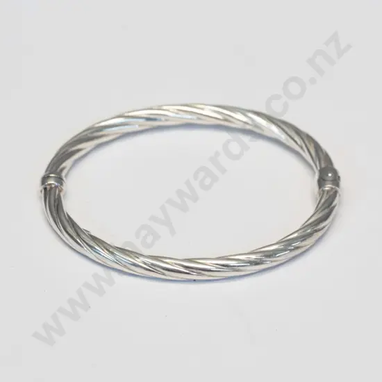 silver bangle stamped 925 Italy