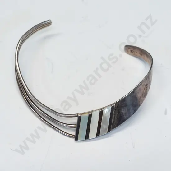silver cuff bangle with mother of pearl stamped 925