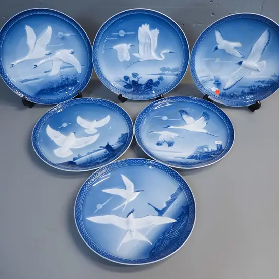 6 blue & white Hutschenreuther relief bird pattern plates - dates late 70s early 80s - Diameter 260
