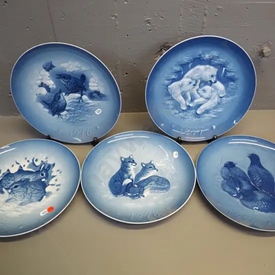 5 Hutschenreuther relief design annual wildlife plates - dates 1974 thru 1978. D-260