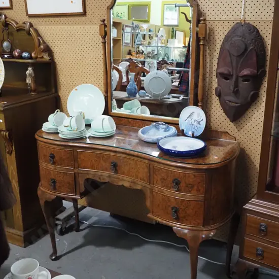 reproduction burr walnut veneer & mahogany bow-front kneehole dressing table with bevelled tilting mirror,
