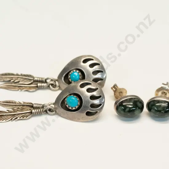 2 pairs of silver earrings both stamped sterling/925